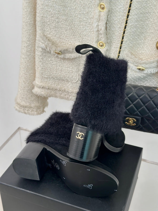 CC Short Boots 60mm Black Suede And Wool Yarn