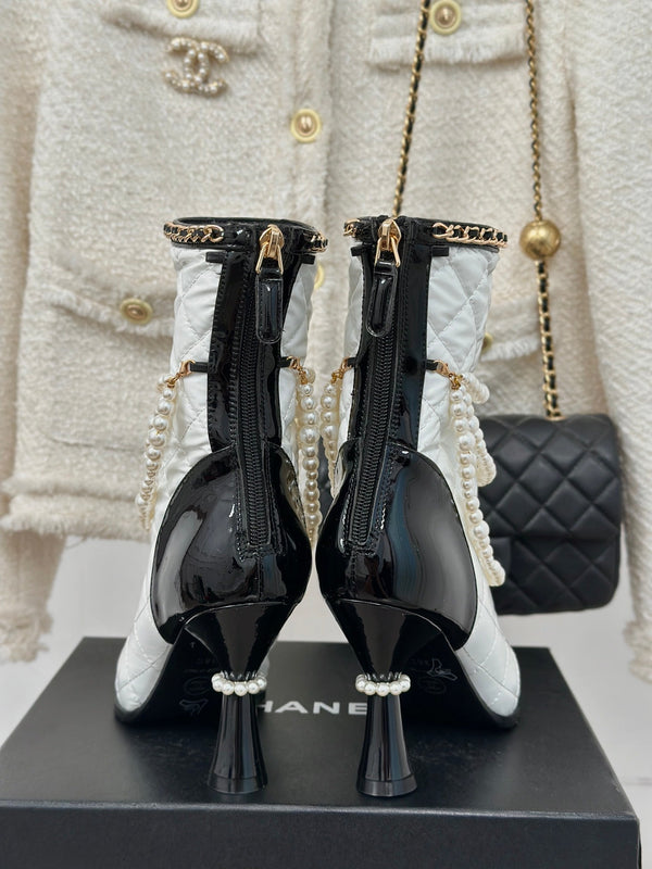 CC Short Boots 80mm White Wrinkled Quilted Calfskin