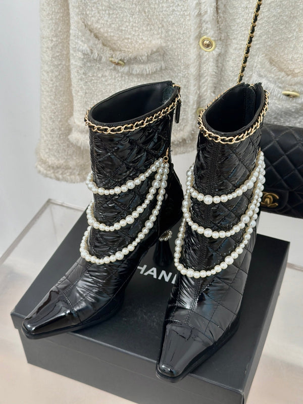 CC Short Boots 80mm Glossy Black Wrinkled Quilted Calfskin