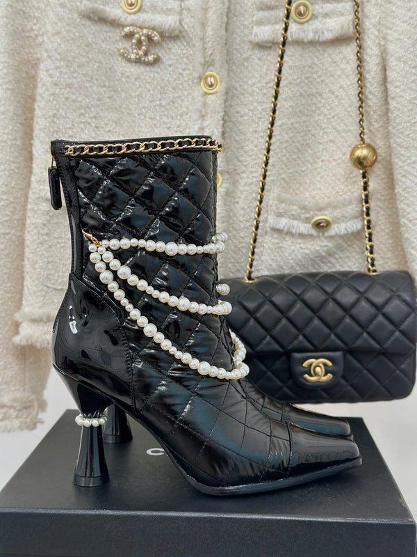 CC Short Boots 80mm Glossy Black Wrinkled Quilted Calfskin