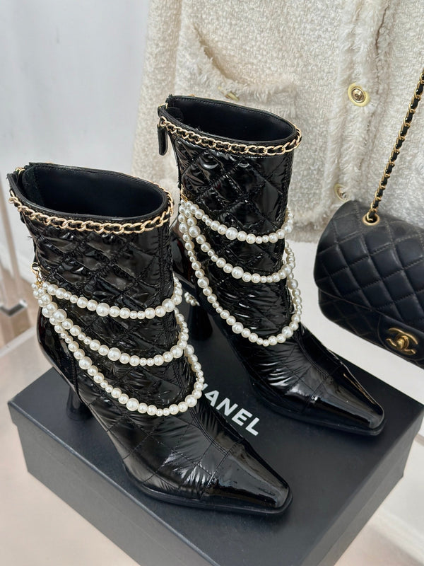 CC Short Boots 80mm Glossy Black Wrinkled Quilted Calfskin