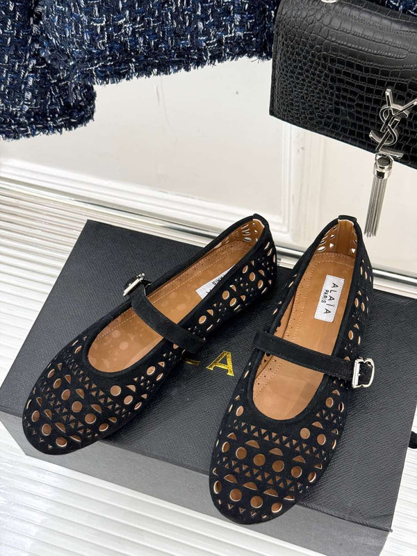 Alaia Women's Ballet Flat Black Suede 293217