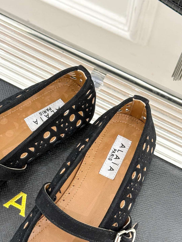 Alaia Women's Ballet Flat Black Suede 293217