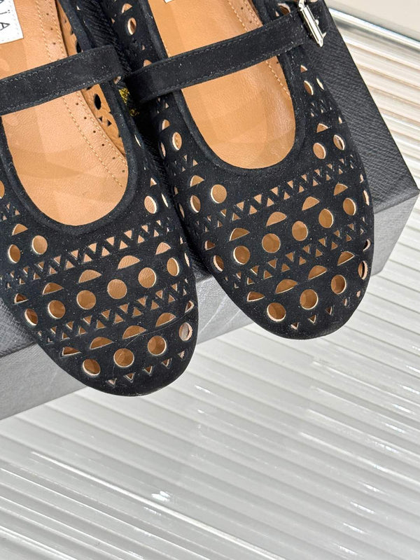 Alaia Women's Ballet Flat Black Suede 293217