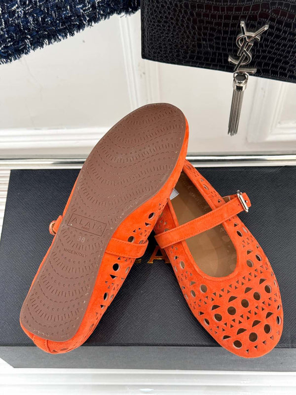 Alaia Women's Ballet Flat Orange Suede 293228