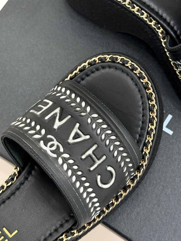 PANTOFOLE CON ZEPPA E SUOLA SPESSA IN PELLE DI VITELLO MISTA BIANCO NERO