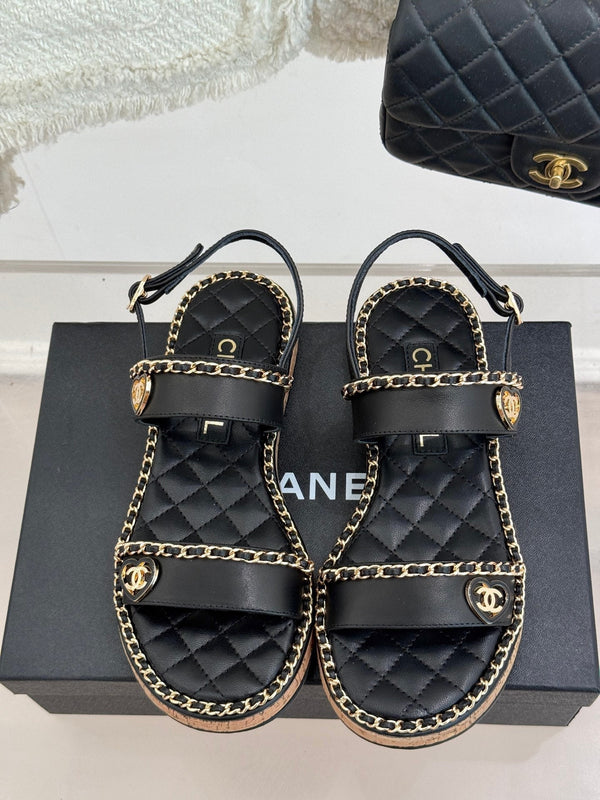 FLAT CHAIN HEART SANDAL IN BLACK LAMBSKIN
