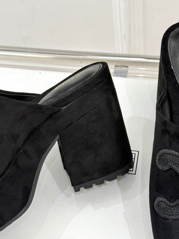 ELENA MULE IN BLACK VELVET
