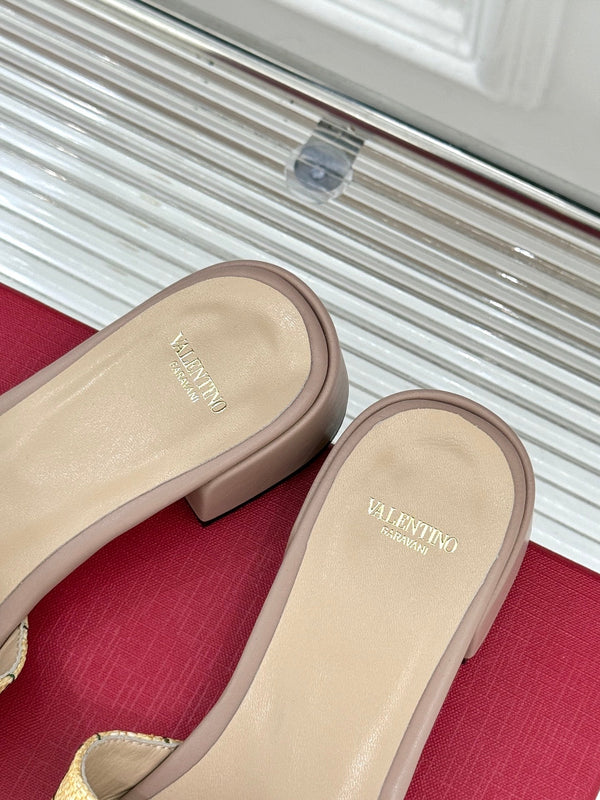 VT 25 Cherryfic Leather Trimmed Slides Nude Sheepskin 286503