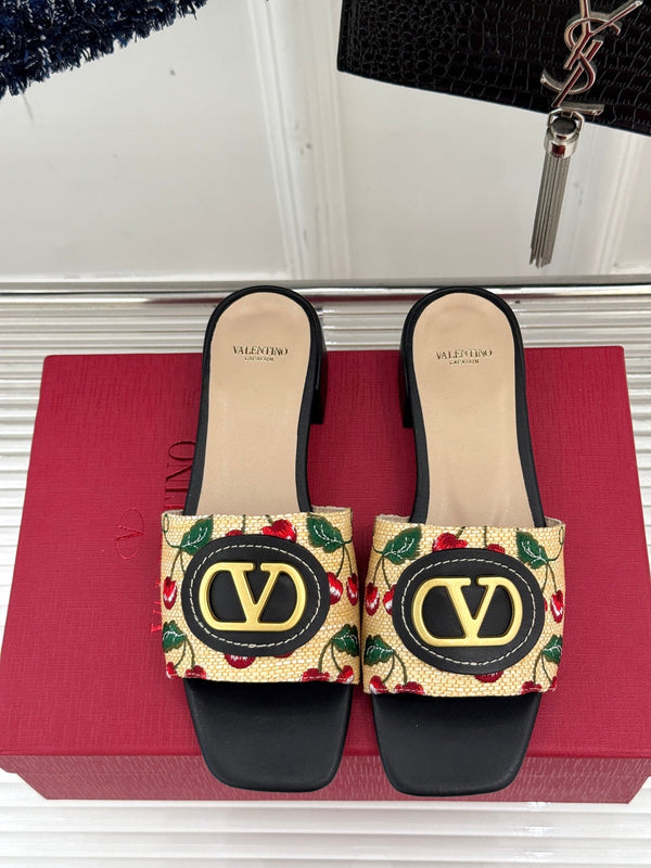 VT 25 Cherryfic Leather Trimmed Slides Black Sheepskin 286506