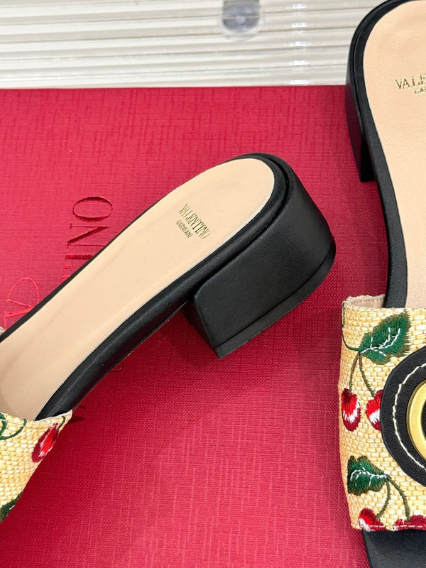 VT 25 Cherryfic Leather Trimmed Slides Black Sheepskin 286506