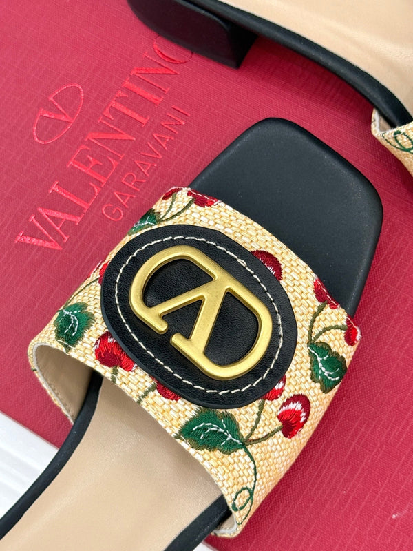 VT 25 Cherryfic Leather Trimmed Slides Black Sheepskin 286506