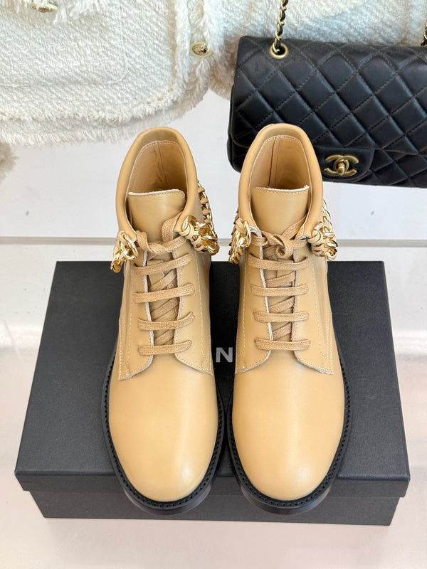 CC Classic Large Chain Martin Booots Beige Sheepskin 404669