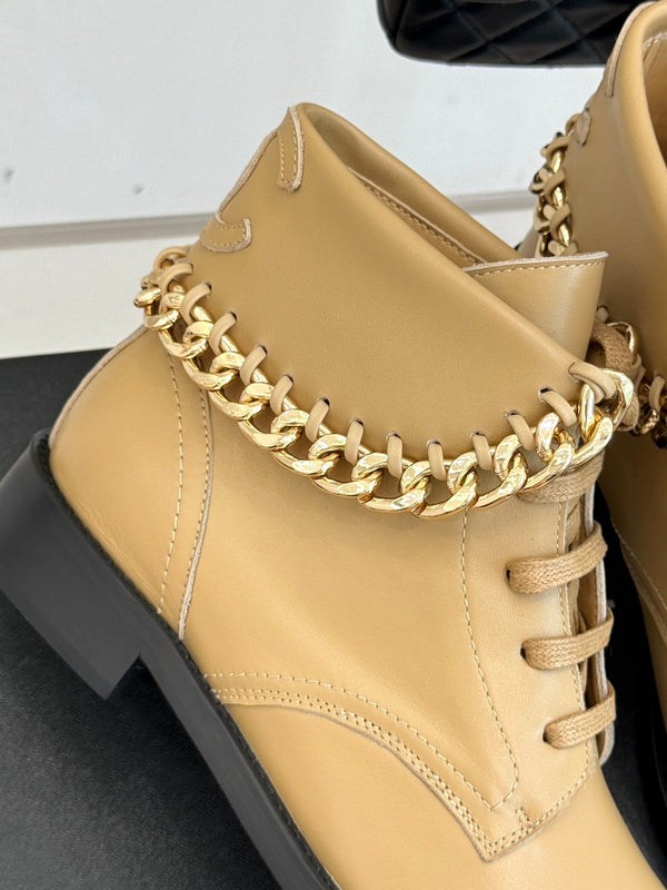 CC Classic Large Chain Martin Booots Beige Sheepskin 404669