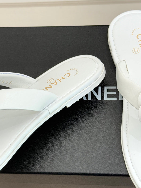 CC 26C Camélia Printemps Précoce Diapositive Cuir de Veau Blanc