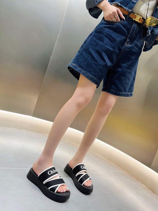 CHLOÉ PLATFORM SANDALS IN BLACK MIX WHITE DENSITY KNIT