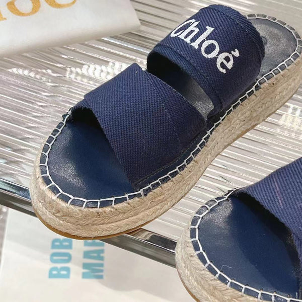 CHLOÉ MILA PLATFORM 5 CM IN NAVY BLUE FABRIC AND BEIGE RAFFIA