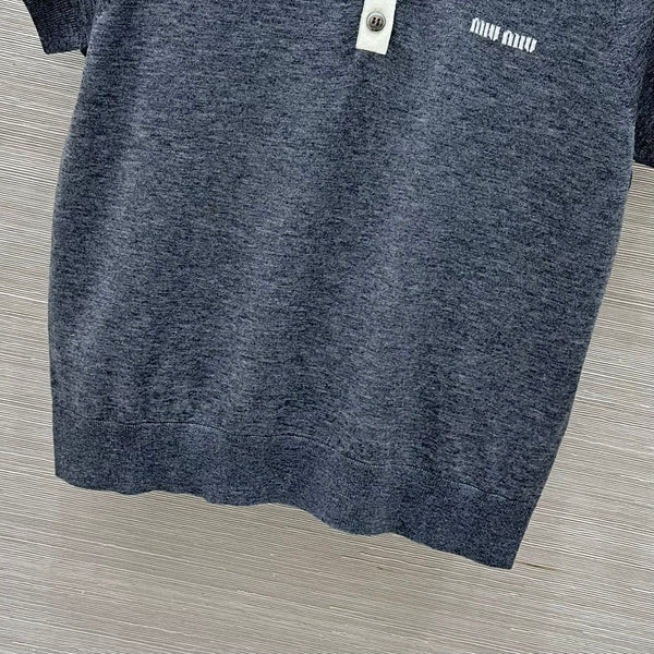 Miu Miu 25 Polo Collar Maglia a maniche corte in maglia di lana grigia