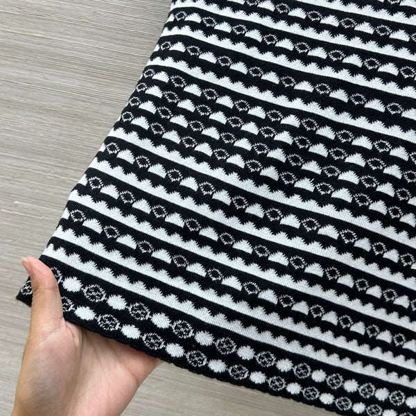 LV 25 Geometric Wave Pattern Round Neck Knitted T- Shirt Black Wool