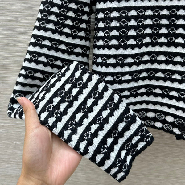 LV 25 Geometric Wave Pattern Round Neck Knitted Shirt Black Wool