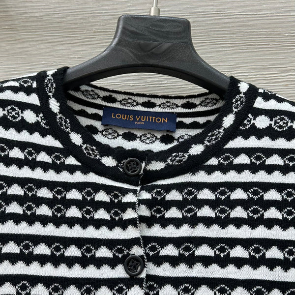 LV 25 Geometric Wave Pattern Round Neck Knitted Shirt Black Wool