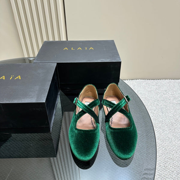 Alaila Criss Cross Ballet Flats In Dark Green Velvet 920787