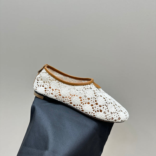 floaty flat mocassin sliper white fabric