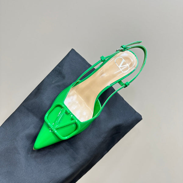 DÉCOLLETÉ SLINGBACK IN VERNICE VERDE SMERALDO VLOGO SIGNATURUE 80MM