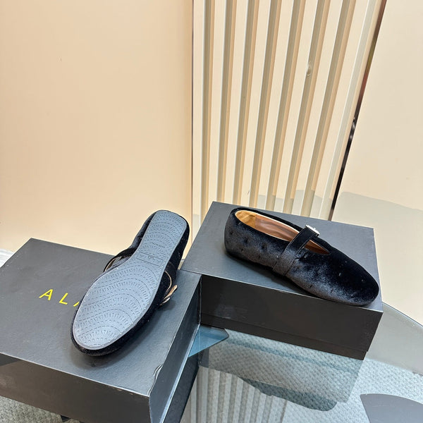 ALAIA BALLET FLATS IN BLACK VELVET
