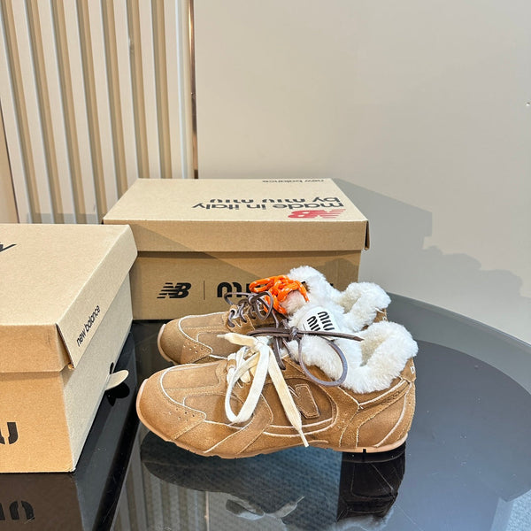 Sneakers Miu x Balance 530 SL in pile marrone scuro e pelle scamosciata