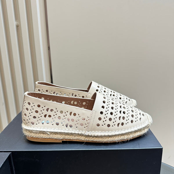 Alaila Vienne Espadrilles In Ivory White Cowhide 946256