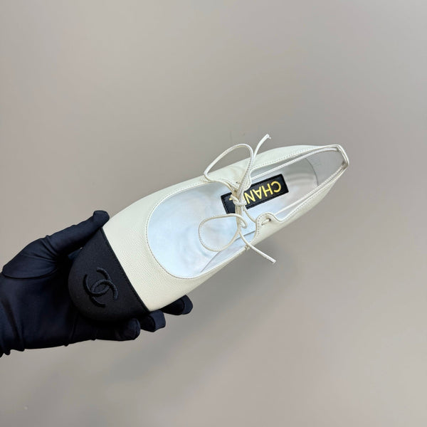 CC 25 Mary Jane Flat Beige Cream Leather with Fabric 239407