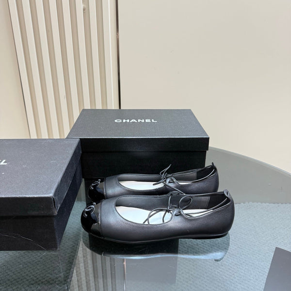 CC 25 Mary Jane Flat Black Leather with Patent Leather 239410