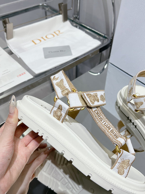 CD D-Wave Sandal In Dark Beige Mix White Cowhide 100757