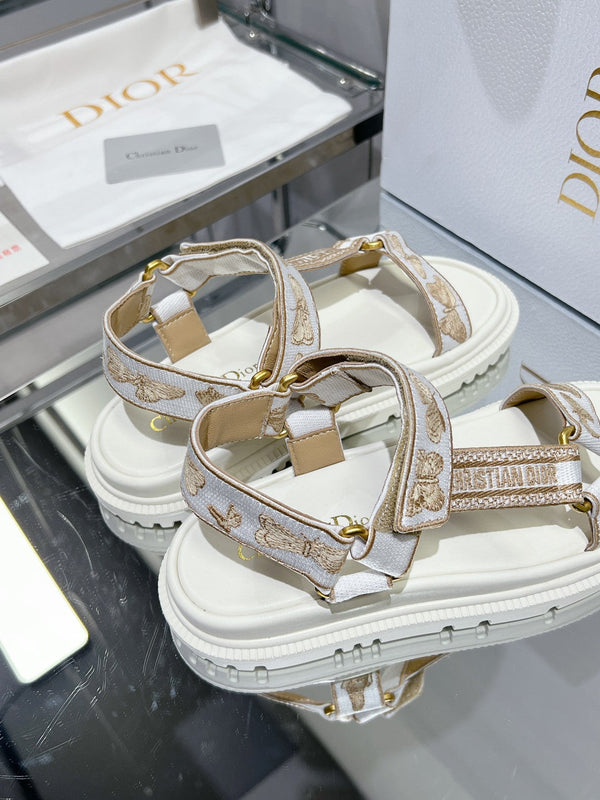 CD D-Wave Sandal In Dark Beige Mix White Cowhide 100757