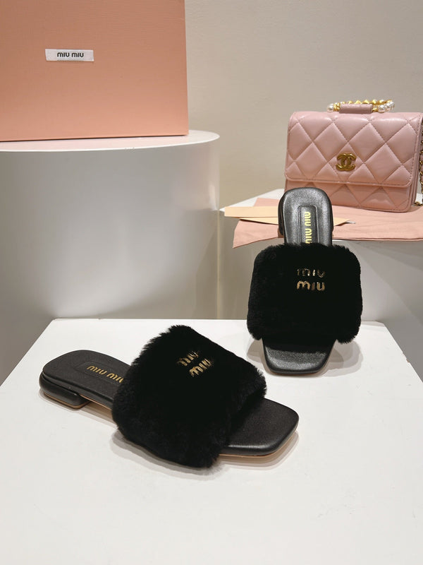 Miu Slides Black Leather Fur 739558