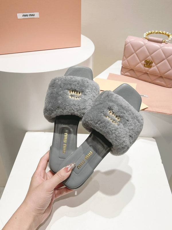 Miu Slides Light Grey Leather Fur 739561