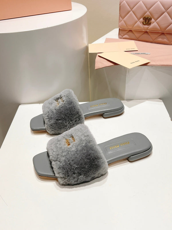 Miu Slides Light Grey Leather Fur 739561