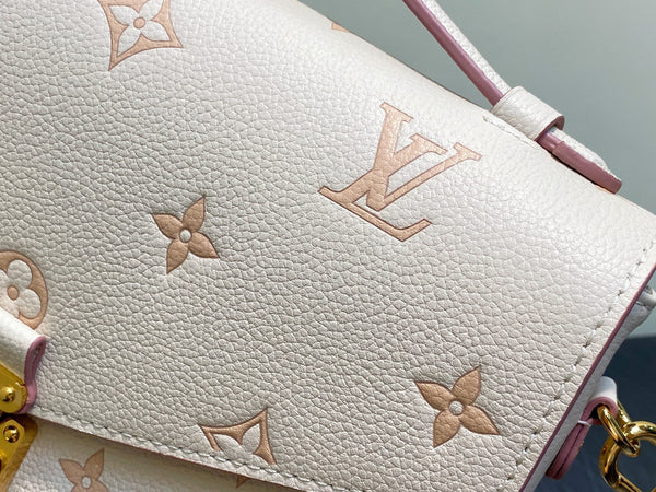 LV Pochette Métis 25cm Cream Grained Calfskin