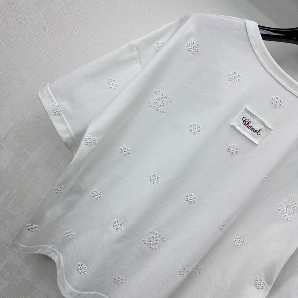 CC SS26 Tee court brodé au laser en coton blanc 350313