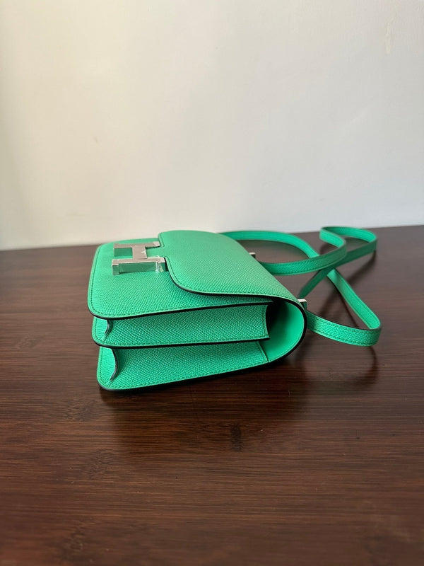 CONSTANCE 18 MINT EPSOM SILVER HARDWARE