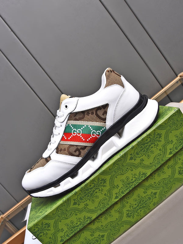 Sneaker da uomo GG in pelle di vitello bianca e marrone 522005