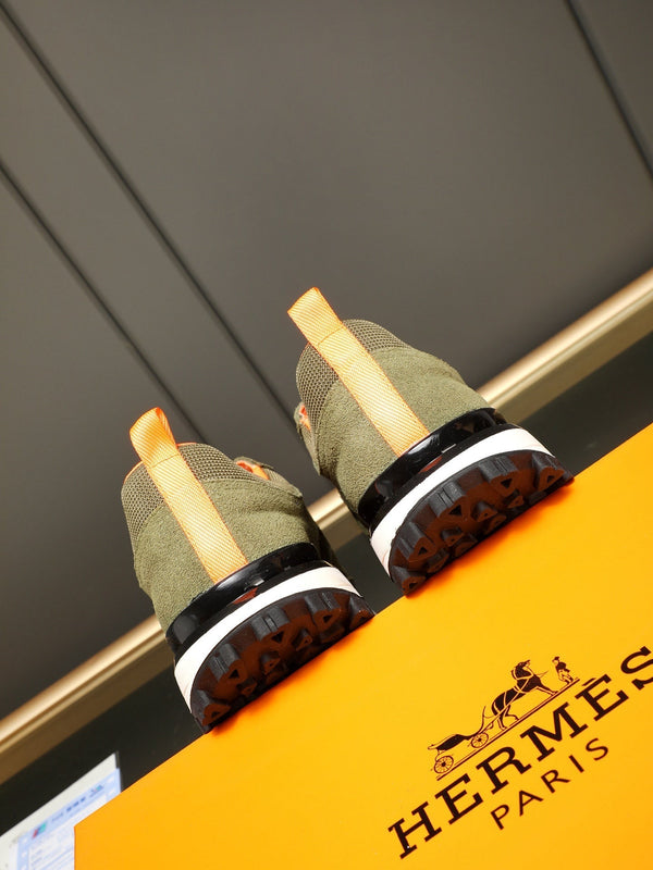 Sneaker da uomo HM in pelle scamosciata verde 619320