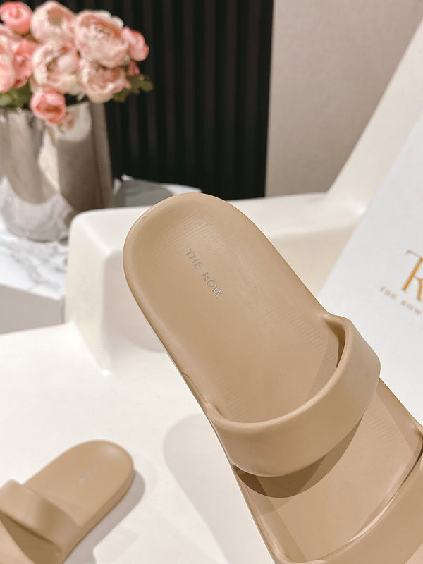 The Row 25s Foam Sandal In Beige Rubber 340609