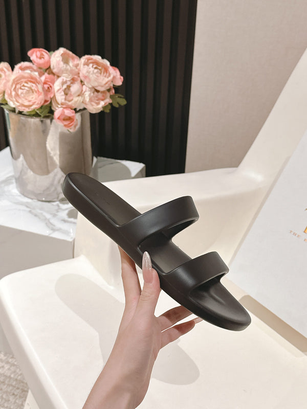 The Row 25s Foam Sandal In Black Rubber 340610