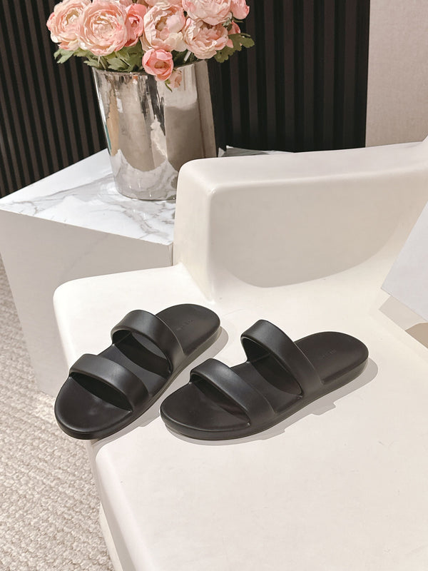 The Row 25s Foam Sandal In Black Rubber 340610