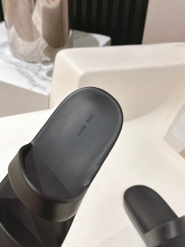 The Row 25s Foam Sandal In Black Rubber 340610