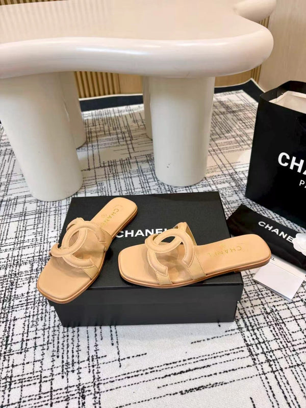 CC 26s Sandales ouvertes en peau de mouton beige 681944