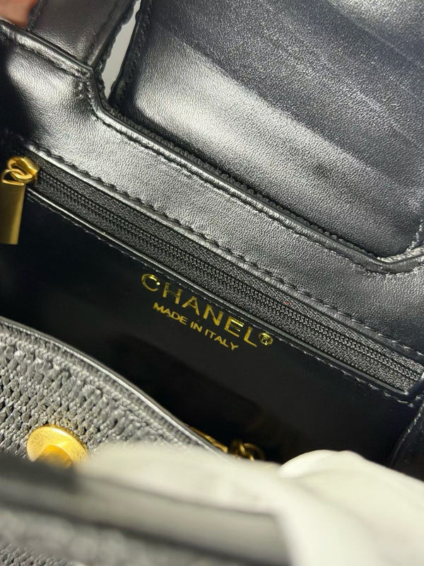 Sac Chanel Kelly 2026 19 cm en raphia et cuir noir