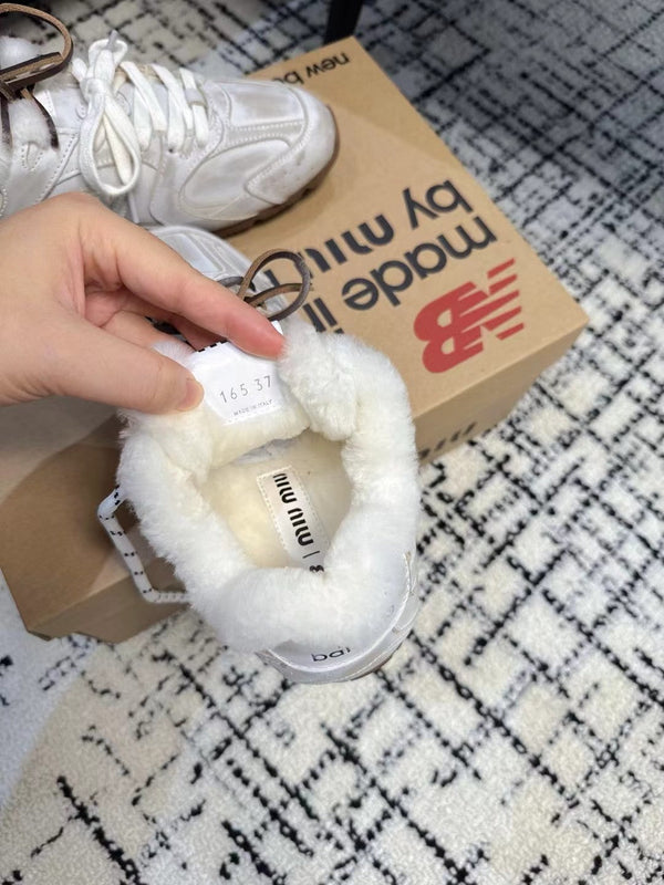 Sneakers Miu Balance 530 SL con fodera in pile, in pelle scamosciata retrò bianca